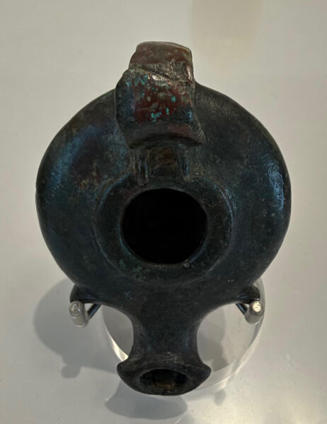 Römische Bronzeöllampe mit Volutentülle – ca. 1.–3. Jahrhundert n. Chr.