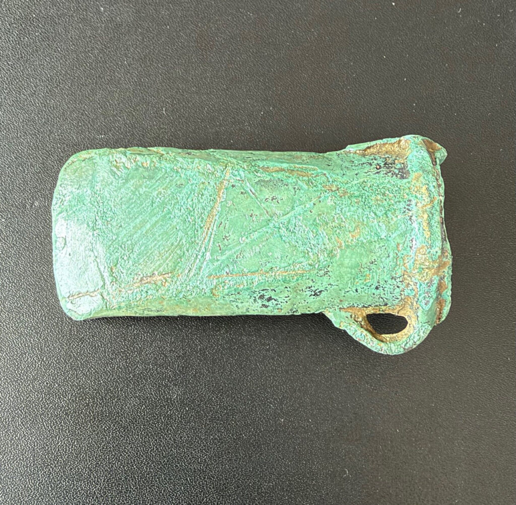 Bronzezeitliches Tüllenbeil (Celt) mit Öse – ca. 1200–800 v. Chr. (Späte Bronzezeit)